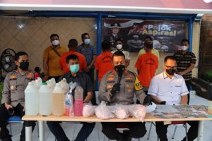 Jelang Idul Fitri Nekat Jual Ayam Berformalin Digerebek