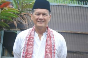 Melipat Sarung