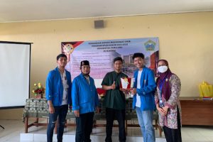 Kelompok 8 PKM Jurusan Hukum Unpam Sosialisasi Tanggung Jawab Pelaku Usaha Kepada Konsumen di SMAN 1 Pamijahan