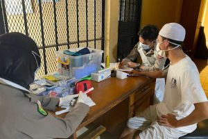 Tahanan Dittahti Polda Banten Dicek Kesehatan Oleh Bidokkes