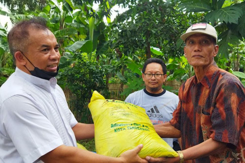 SMP Negeri 19 Kota Tangerang Aksi Bersih-bersih Lingkungan