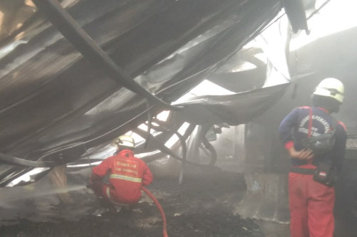 Pergudangan Dadap Terbakar BPBD Bergerak Cepat