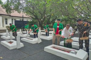 Peringati Kemerdekaan Indonesia GP Ansor Kota Tangerang Ziarah ke Makam Pahlawan