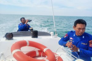 Ditpolairud Polda Banten Cari Korban Terjatuh dari Kapal