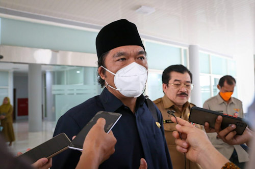 Pj Gubernur Banten Imbau Masyarakat Tenang Soal BBM Naik