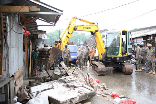 Penertiban Pasar di Cikande Lanjut, 93 Lapak Dirobohkan
