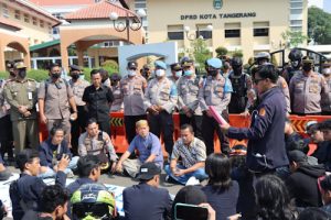 Wakil Rakyat DPRD Kota Tangerang Temui Aksi Mahasiswa Tolak Kenaikan Harga BBM