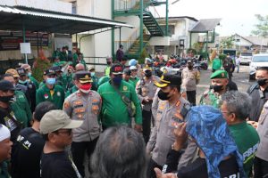 300 Personil Polres Metro Tangerang Kota Kawal Aksi Buruh Tolak BBM Naik