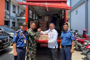 BPBD Kabupaten Tangerang Serahkan Bantuan Pasca Banjir Ke Koramil 11 Pasar Kemis