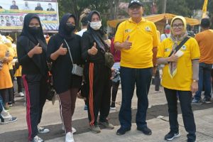 Ajak Keluarga, Ilham Chair Ikuti Jalan Sehat HUT Partai Golkar Ke 58