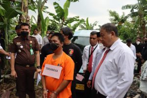 Rekontruksi Pembunuhan Sopir Angkot di Tangerang 24 Adegan Diperagakan