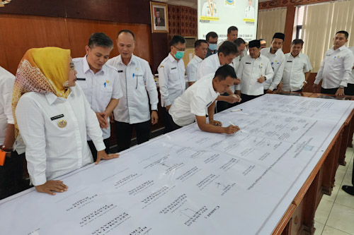 Eselon II dan III Kabupaten Serang Teken Fakta Integritas