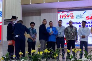 Inspiratif, Direktur Utama Perumdam TKR Raih Penghargaan Sebagai Sahabat Pers