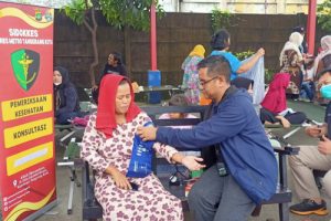 Banjir Akibatkan Penyakit Kulit, Biddokkes Polrestro Tangerang Kota Beri Layanan Kesehatan Gratis