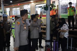 Kapolres Lebak Tinjau Arus Mudik di Stasiun Rangkasbitung