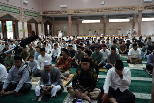 Polda Banten Laksanakan Sholat Idul Fitri 1444 H di Masjid Baiturahman