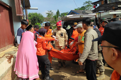 Wisatawan Tenggelam Di Curug Sentral Ditemukan Meninggal