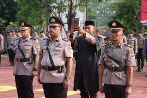 Kabag SDM Polres Lebak dan Kapolsek Warunggunung Berganti