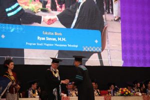 Wisuda XXIV UMN: Ajak Wisudawan Telisik Peran AI dalam Meningkatkan Produktivitas Kerja