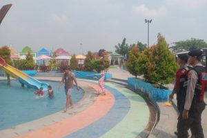 Satsamapta Polres Serang Patroli Dialogis Ke Tempat Wisata