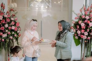 Kembangkang Bisnis, Neng Mahmurah Buka Make Up Artist dan Wedding Gallery