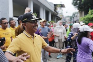 Sachrudin Ikut Senam Jantung Bareng Warga