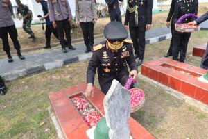 Hari Pahlawan Muspida Banten Ziarah Ke TMP
