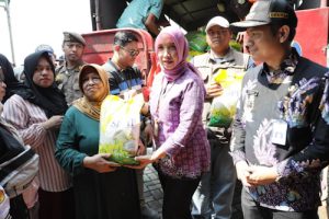 Pemkab Tangerang Adakan Operasi Pasar Beras Murah