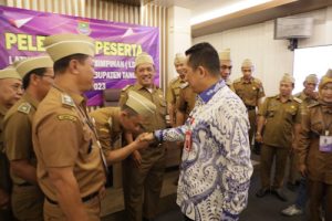 PJ. Bupati Tangerang Lepas 20 Kades Mengikuti LDK