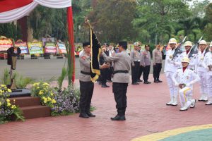 Penyerahan Pataka Gawe Kuta Baluwarti Tandai Sertijab Kapolda Banten