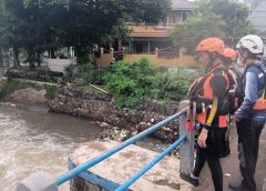 Pemuda Terpeleset di Kali Sasak Kedaung Masih Dicari