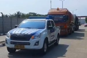 Cegah Antrian dan Kelangkaan, Sat PJR Polda Banten Kawal Pendistribusian BBM
