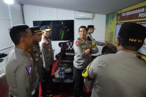 Kapolda Banten Tinjau Pos Pam 5 Ciwandan pada Malam Tahun Baru
