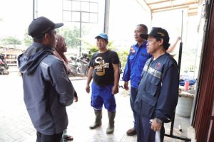 Diguyur Hujan, Dinsos Kota Tangerang Salurkan Bantuan Warga Terdampak