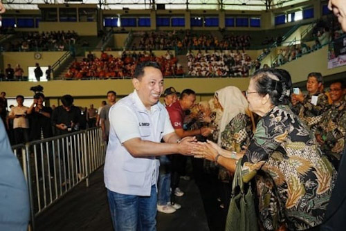 Kapolri Dianugerahi Alumni Menginspirasi’ dari SMAN 8 Yogyakarta