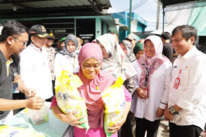 Tekan Laju Inflasi, Pemkab Tangerang Operasi Pasar Beras Murah