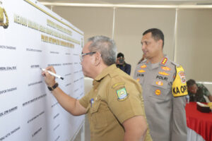Polres Metro Tangerang Kota Deklarasi dan Tandatangani Penguatan Zona Integritas WBK dan WBBM