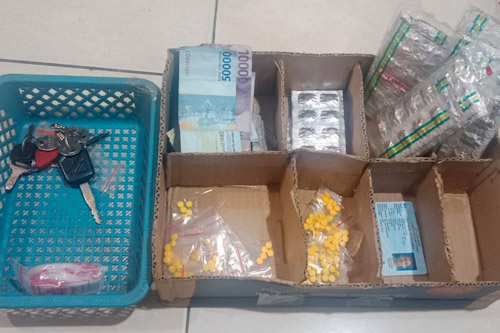 Polsek Karawaci Gerebek Toko Kosmetik Edarkan Obat Terlarang