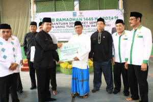 Kiyai di Kabupaten Serang Terima Bantuan Sembako dan Uang Tunai