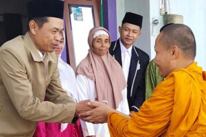 Kemeriahan Lebaran Bersama di Kampung Buddhist – Muslim Kalimanggis