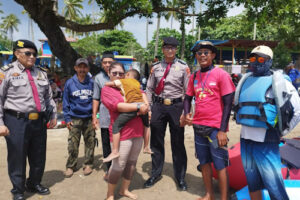 Ditpamobvit Polda Banten Berhasil Pertemukan Anak Terpisah dari Orang Tua di Anyer