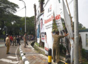 Satpol PP Kota Tangerang Mulai Tertibkan Reklame Liar