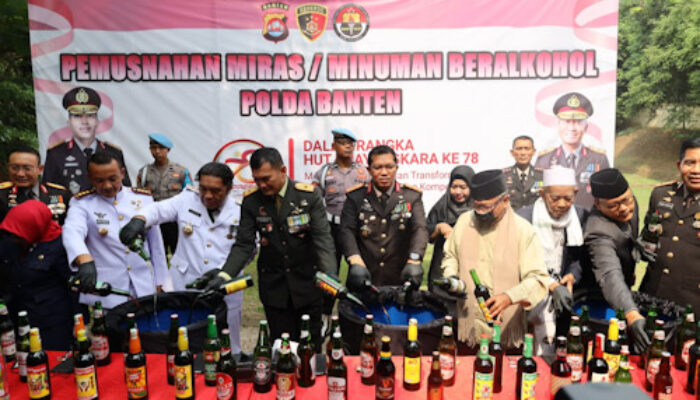 Peringati Hari Bhayangkara Ke-78, Polda Banten Musnahkan Puluhan Ribu Miras