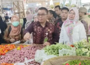 DPKP Bersama Badan Pangan Nasional Pantau Harga Di Pasar Gudang Tigaraksa