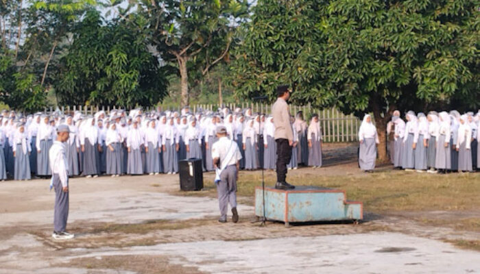 Kapolsek Kragilan Imbau Murid SMKN 1 Kragilan Jauhi Tawuran dan Judi Online