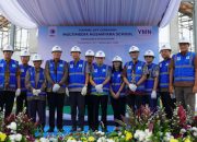 Yayasan Multimedia Nusantara Topping Off Multimedia Nusantara School