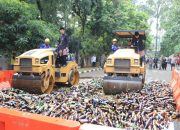 HUT Ke-32, Pemkot Tangerang Musnahkan Ribuan Botol Miras