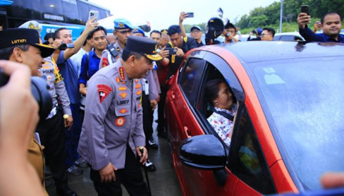 Tinjau Kalikangkung, Kapolri: Rekayasa Lalin Efektif Arus Mudik Lancar