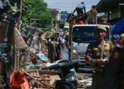 Lapak PKL di Pasar Ciherang Cikande Dibongkar Satpol PP