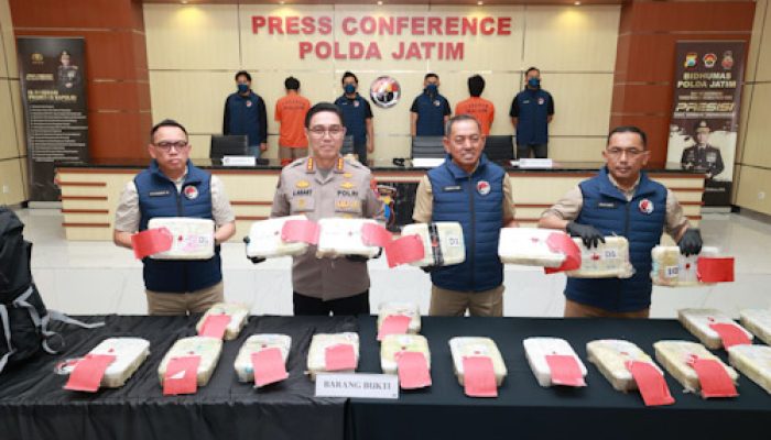 Polda Jatim Ungkap Jaringan Narkoba Internasional Sabu Senilai Rp22 Miliar Disita